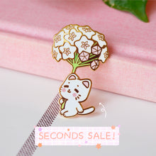 Load image into Gallery viewer, SECONDS SALE Sitting Hoya Bloom Kitty Enamel Pin
