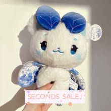 Load image into Gallery viewer, SECONDS SALE &quot;Little Vase&quot; Lunar New Year Mousemoth Plush Series 14
