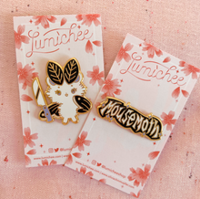 Load image into Gallery viewer, Metal Mousemoth Set of 2 Pins (Logo Pin and Knife Pin)
