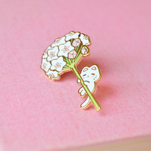 Load image into Gallery viewer, Swinging Hoya Bloom Kitty Enamel Pin
